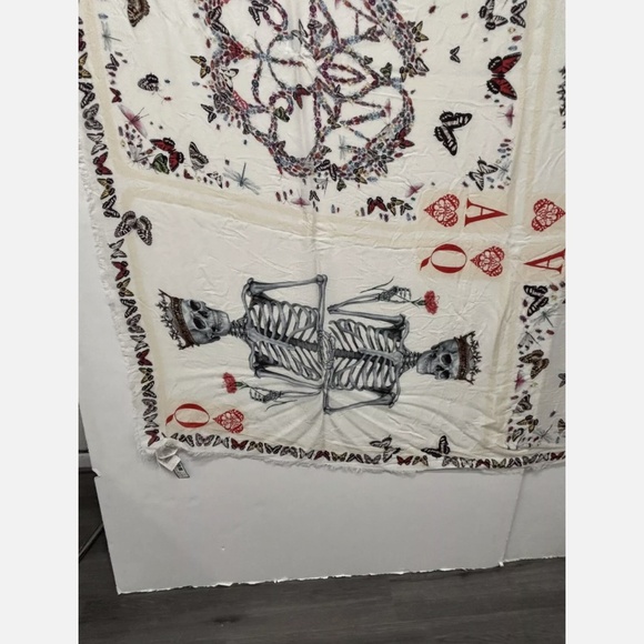 Alexander McQueen Oversized Playing Card Shawl Scarf King Large 80" x 54" - Picture 5 of 13